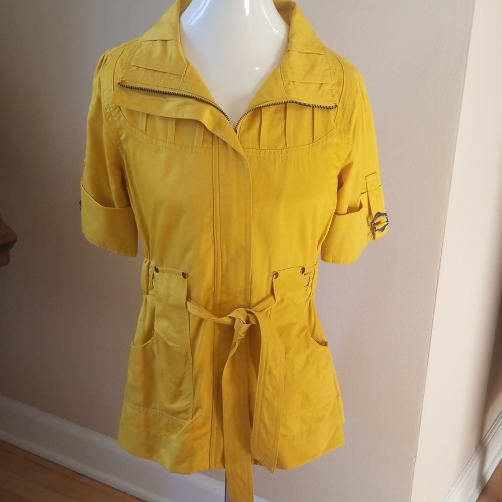 Luii Yellow belted jacket 🌟